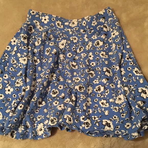 Blue Floral Mini Skater Skirt Size Small Resale - Picture 2 of 9
